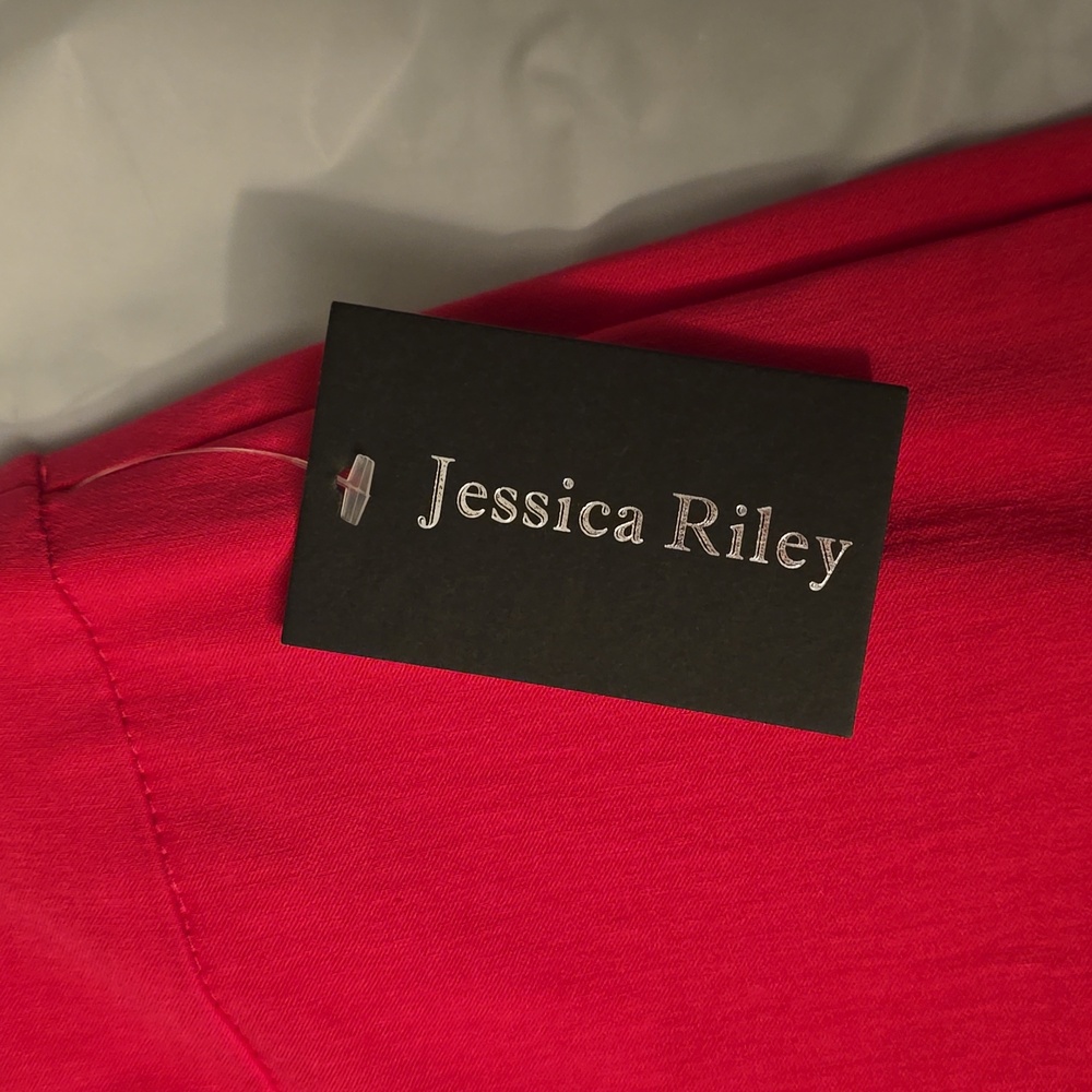 Jessica Riley Stretch Pink Capris with Lace Cutout Small - Picture 4 of 10